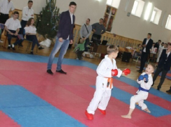 Клуб «Золотой Дракон» занял первое место в новогодних соревнованиях по карате в Шахтах
