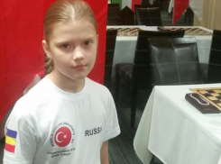 Восходящая юная шахтинская звезда русских шашек ищет спонсоров, чтобы отправиться на соревнования