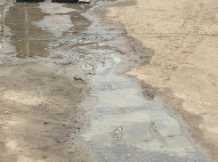 В Шахтах вещевой рынок заливает вода