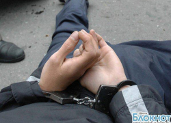 В Шахтах преступник, совершив грабеж, попытался покончить с жизнью