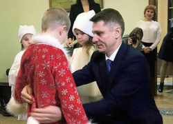 Сити-менеджер Андрей Ковалев исполнил новогоднюю мечту маленького Никиты