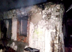 Двое шахтинцев погибли в ночном пожаре
