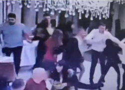 Обвиняемыми после драки в кафе "Кей-Стоун" стали трое, на которых напали 23 человека — жена одного из участников драки