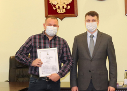 В преддверии профессионального праздника наградили работников автомобильного транспорта