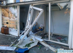В Шахтах ночью разгромили и ограбили цветочный ларек