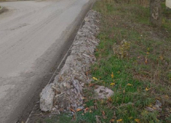 Жители Шахт возмущены беспорядком после замены электростолба