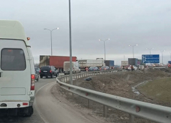 На трассе М-4 «Дон» в районе Шахт наблюдаются затруднения в движении