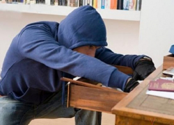 Трое шахтинских подростков промышляли воровством и попались полиции