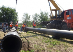 Строительство нового полуметрового водовода  должно улучшить водоснабжение поселка Таловый в Шахтах