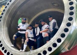 Силачи сдвинули атомный реактор 