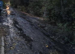 Проблемы с канализацией и состояние дорог на улице Мешкова в Шахтах требуют решения