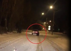 Опасные катания на проезжей части устроили шахтинские экстремалы