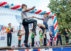 "Давай, зажигай!": шахтинцев учат танцевать рок-н-ролл и буги-вуги