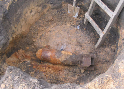 Под Шахтами рабочие случайно выкопали авиабомбу