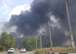 В Шахтах горят автомобили на штрафстоянке 