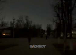 Александровский парк в Шахтах погрузился в кромешную тьму