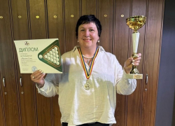 Елена Марченко заняла второе место в областном чемпионате по бильярдному спорту