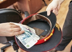 Офицер шахтинской полиции за взятку в 150 000 рублей предлагал отмазать насильника
