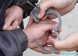 В Новошахтинске задержали подозреваемых в серии грабежей и разбойных нападений на пенсионеров