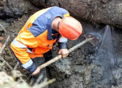 Начали оперативно, закончили качественно: бригада водоканала справилась с аварией за один день