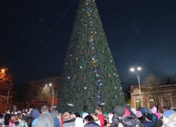 В Шахтах назвали дату открытия главной городской новогодней елки