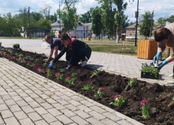 В поселке Майский продолжается благоустройство