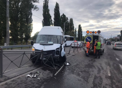 Водитель маршрутки «Самбек-Новошахтинск» совершил аварию вблизи Шахт 