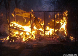  В Шахтах сгорел хозяйственный домик