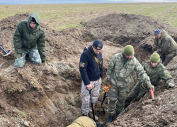 Вахта памяти: поисковики поднимают останки погибших бойцов