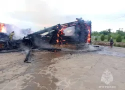 В соседнем Каменске сгорел храм Андрея Первозванного