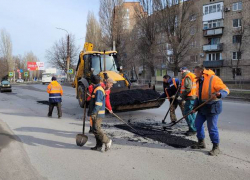 На ямочный ремонт дорог в Шахтах выделят еще 10 миллионов рублей