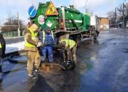 В Шахтах снова взялись за промывку канализации
