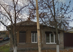 За памятник - под суд: будет наказан шахтинец, уничтоживший дом лавочника