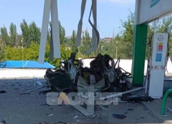 Следователи начали расследование взрыва машины на заправке в Шахтах