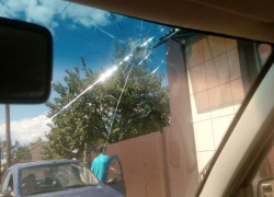 Прострелили лобовое стекло за парковку на чужом месте в Каменоломнях