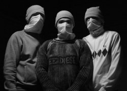 Шахтинцы в масках ограбили девушек в Новочеркасске