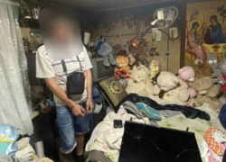 Шахтинец проник в дом пенсионерки и обокрал ее