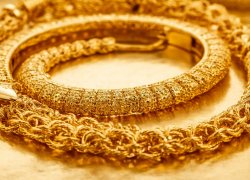 Задержали подозреваемого в краже золотых украшений на 850 тысяч рублей в Шахтах