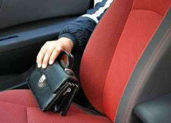 У валютчика в Шахтах украли почти четыре миллиона рублей