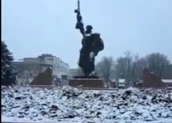 В Шахтах за одну ночь разворотили площадь Солдата
