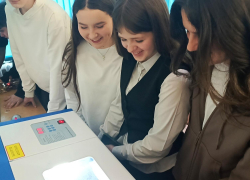 Школа № 20 в Шахтах открыла  двери лабораторий биоинженерии и робототехники