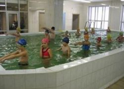 В Каменоломнях дети отравились хлоркой в бассейне