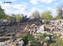Угрожавшие жизням людей дома на Наклонной в Шахтах забыли снести сотрудники администрации