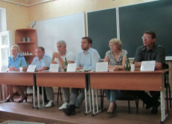 Больницы нет, аптеки нет, детсада нет - что увидели чиновники администрации в поселке 20 лет РККА