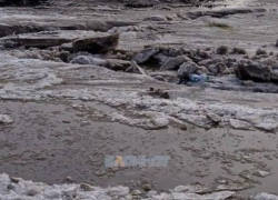 Канализационные течи парализовали движение на улице Карпинского в Шахтах