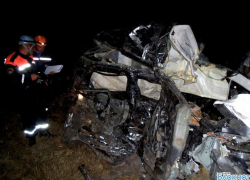 Близ города Шахты иномарка столкнулась с ГАЗелью и врезалась в рейсовый автобус