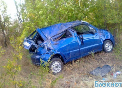 В Шахтах в аварии пострадала водитель с пассажиром и двумя детьми