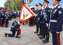 В Шахтах около 100 юных кадет приняли присягу и получили погоны