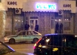 На шахтинских форумах разместили скандальную фотографию с участием людей в форме