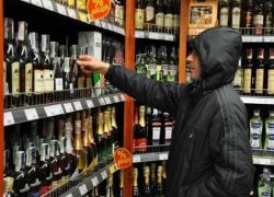 Шахтинский 9-классник пытался вынести из «Магнита» 6 бутылок элитного виски и красную икру